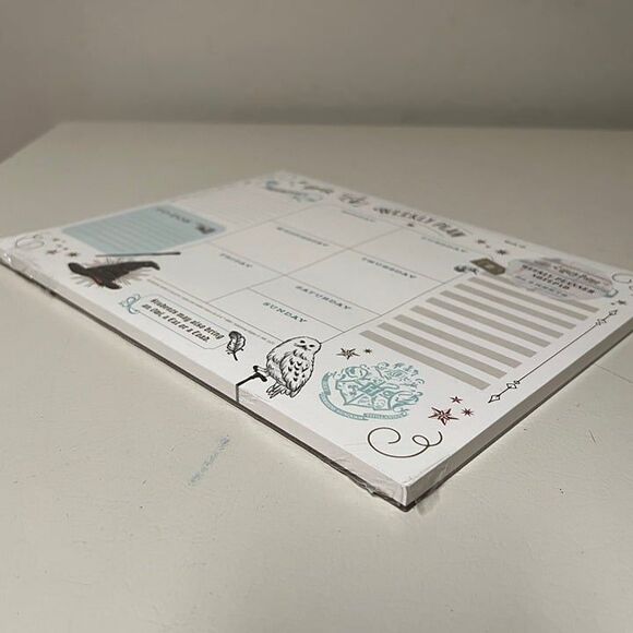 Harry Potter Undated Weekly Planner Notepad - Picture 7 of 11